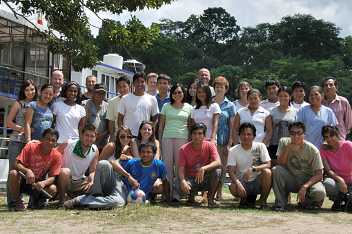 picture of Centennial College Global Experience group in the Amazon